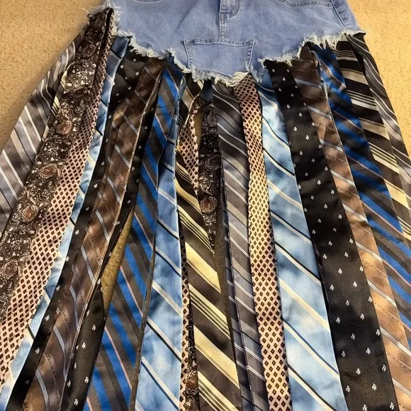 SO YOU THOUGHT DENIM SKIRT WITH TIE - Picture 5 of 9